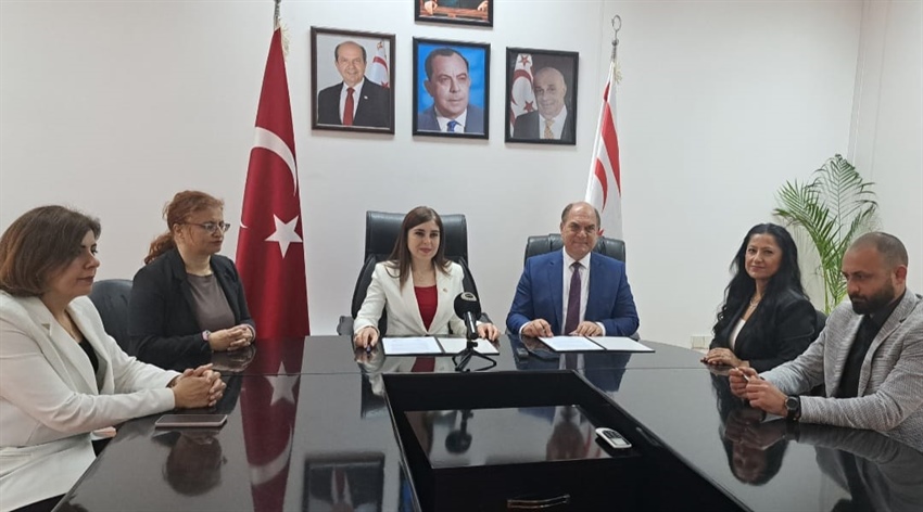 Read more about the article SAĞLIK BAKANI ALTUĞRA: DEĞİRMENLİK BÖLGESİNE YENİ VE ÇAĞDAŞ BİR YAPIDA SAĞLIK MERKEZİ KAZANDIRACAĞIZ